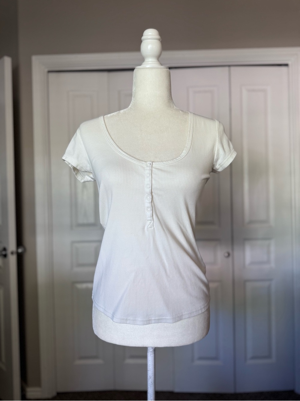 Adore Me Women’s Ribbed Tee size Small
